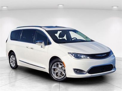 Used 2019 Chrysler Pacifica Limited w/ Advanced Safetytec Group