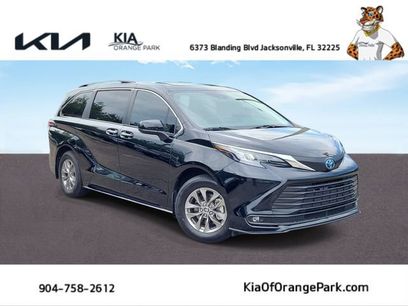 Used 2025 Toyota Sienna XLE