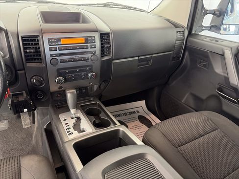 Used 2011 Nissan Titan SV w/ SV Premium Utility Pkg AWD/4WD image 11