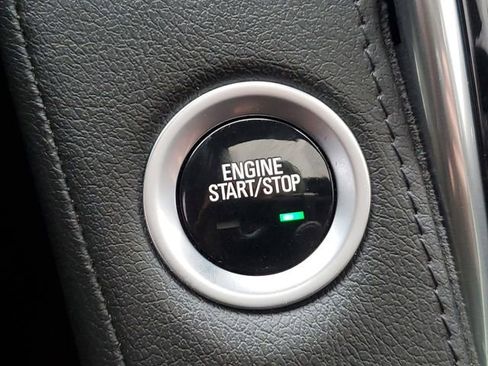 Used 2020 Cadillac Escalade Luxury image 17