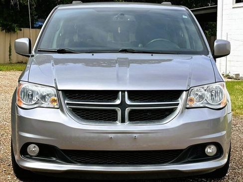 Used 2017 Dodge Grand Caravan SXT FWD image 4