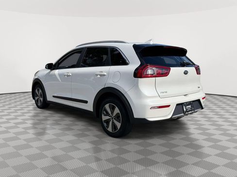 Used 2017 Kia Niro EX FWD image 6