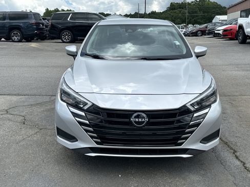 Used 2025 Nissan Versa SV FWD image 8