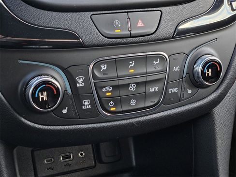 Used 2023 Chevrolet Equinox RS image 21