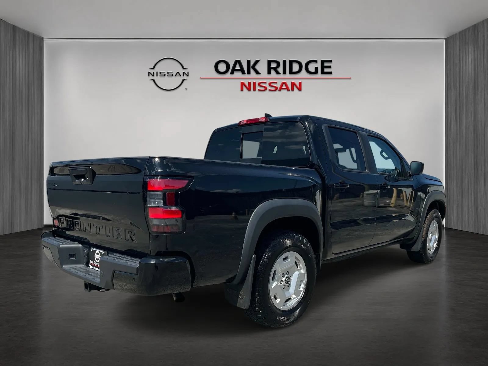 Used 2024 Nissan Frontier SV w/ Hardbody Edition AWD/4WD image 3
