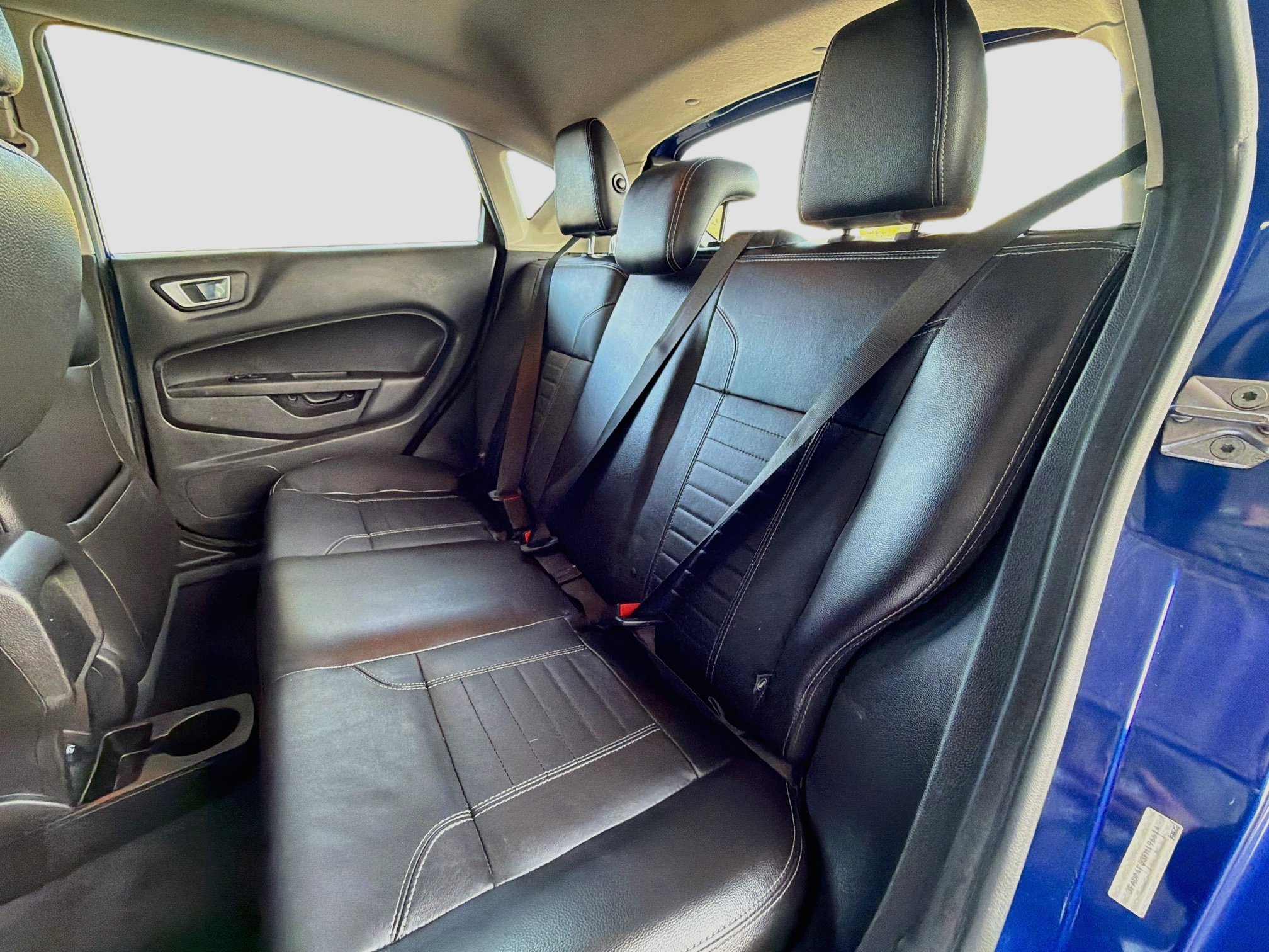 Used 2015 Ford Fiesta Titanium FWD image 27