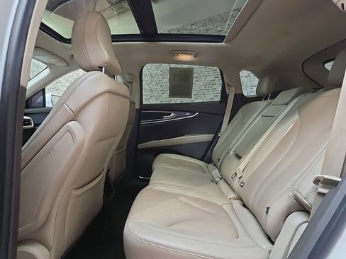 Used 2022 Lincoln Nautilus Reserve image 14