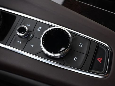Used 2024 Cadillac Escalade Sport Platinum w/ LPO, ONYX Package AWD/4WD image 36