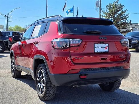 Used 2025 Jeep Compass Trailhawk image 3