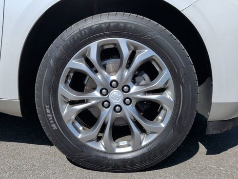 Used 2018 Buick Enclave Avenir image 9