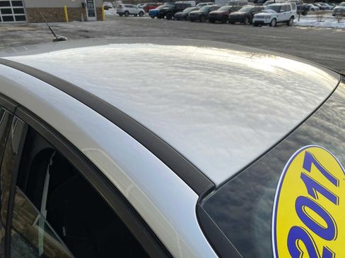 Used 2017 Ford Focus SE image 5