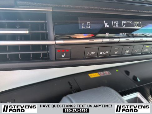Used 2026 Toyota Sienna XSE AWD/4WD image 25