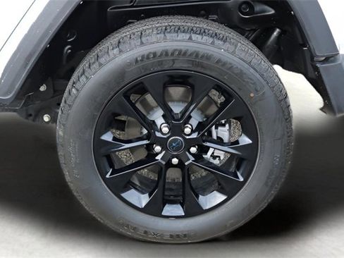 Used 2024 Jeep Wrangler Unlimited Sahara image 8