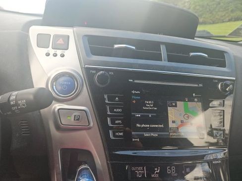 Used 2017 Toyota Prius V Four FWD image 15