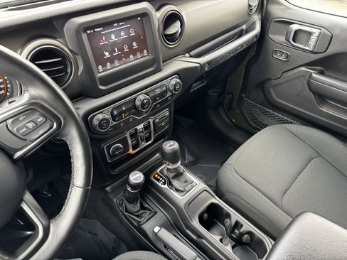 Used 2021 Jeep Wrangler Unlimited Sport image 16