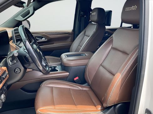 Used 2021 Chevrolet Tahoe High Country w/ Premium Package RWD image 17
