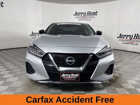Used 2023 Nissan Maxima SV w/ Floor Mat Group FWD image 3