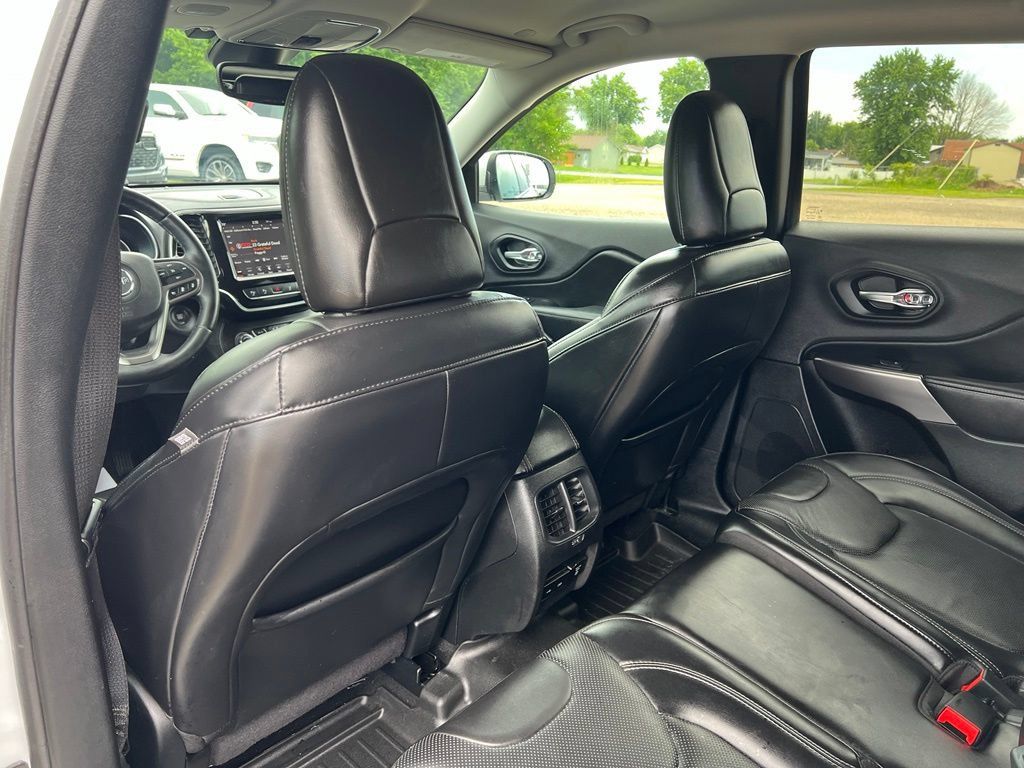 Used 2020 Jeep Cherokee Limited w/ Technology Group AWD/4WD image 19