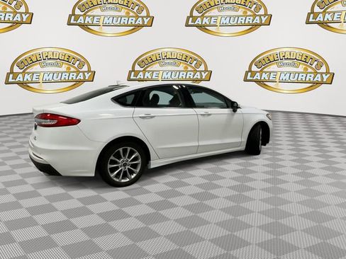 Used 2020 Ford Fusion SE FWD image 3