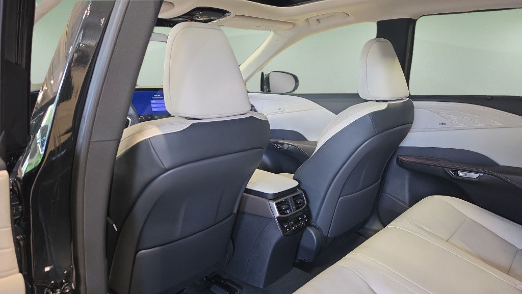 New 2026 Lexus RX 350 AWD/4WD image 18