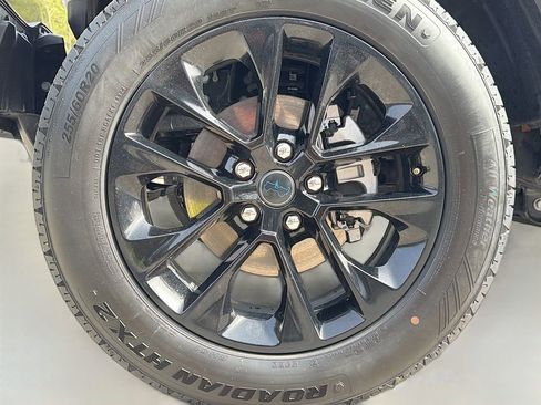 Used 2025 Jeep Wrangler Unlimited Sahara AWD/4WD image 38