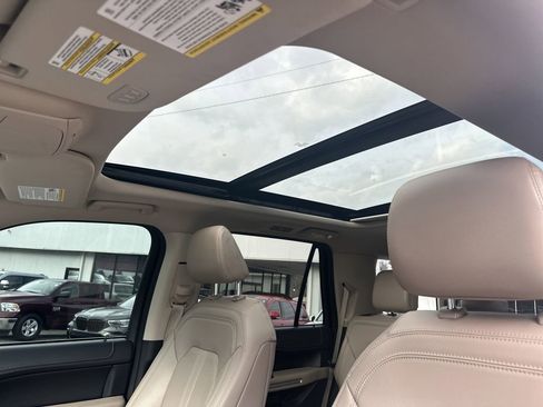 Used 2024 Ford Expedition Limited image 35