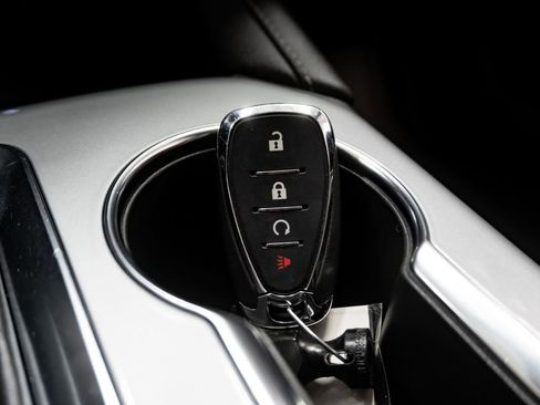 Used 2025 Chevrolet Blazer LT image 19