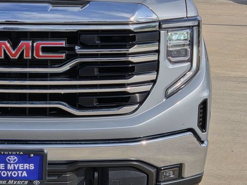 Used 2025 GMC Sierra 1500 SLT RWD image 4