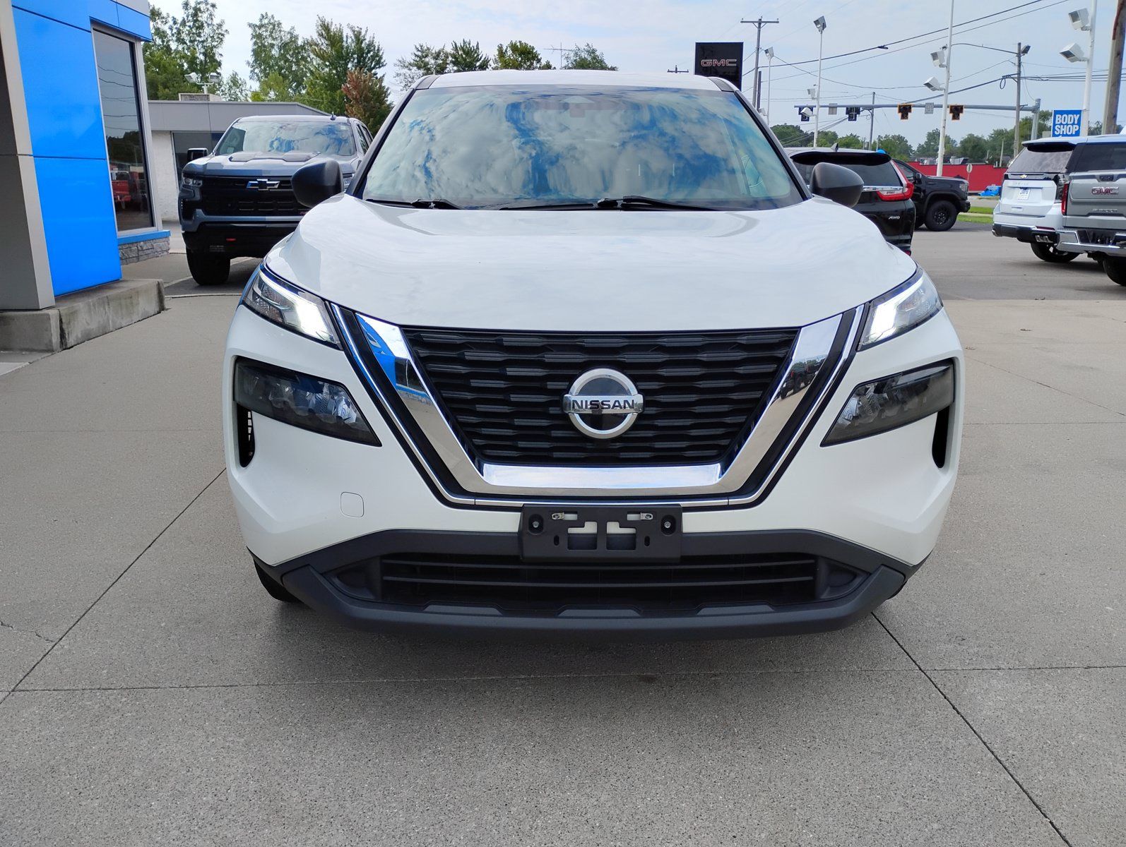 Used 2021 Nissan Rogue S AWD/4WD image 15