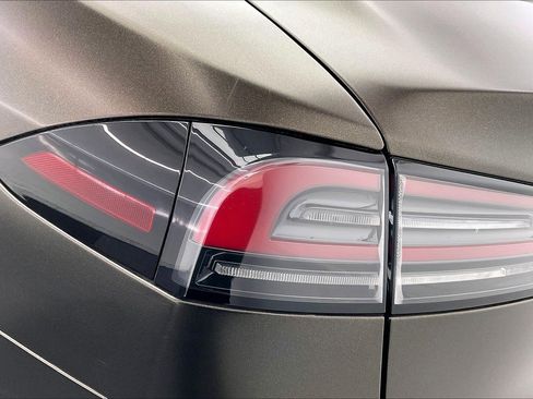 Used 2022 Tesla Model S Plaid image 29
