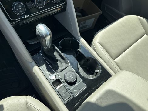 Used 2019 Volkswagen Atlas SEL R-Line image 34