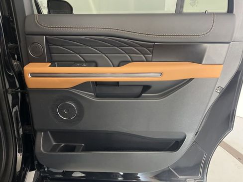 Used 2023 Ford Expedition Max Platinum image 30