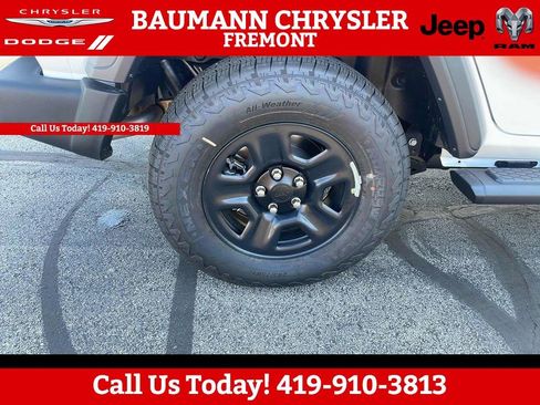 Used 2024 Jeep Wrangler Sport image 26