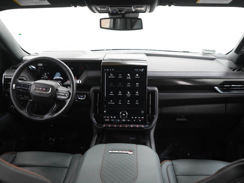 Used 2025 GMC Yukon AT4 AWD/4WD image 13