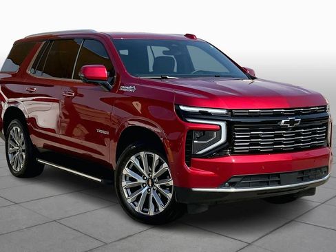 Used 2025 Chevrolet Tahoe High Country AWD/4WD image 6