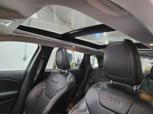 Used 2020 Jeep Cherokee Limited AWD/4WD image 22