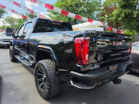 Used 2022 GMC Sierra 2500 Denali AWD/4WD image 2