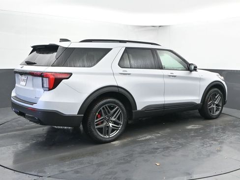 New 2026 Ford Explorer ST-Line w/ ST-Line Street Pack image 10