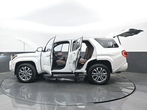 Used 2025 Toyota 4Runner Limited w/ Tow Technology Package image 33