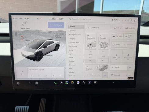 Used 2024 Tesla Cybertruck AWD Crew Cab image 18