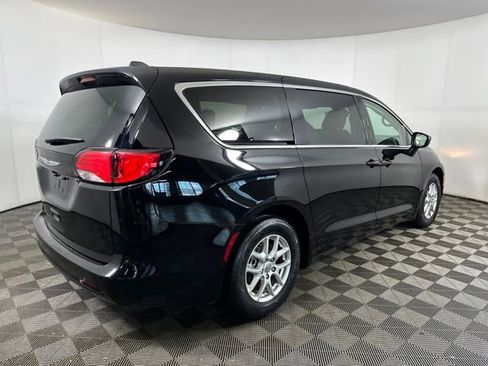 Used 2024 Chrysler Voyager LX image 3