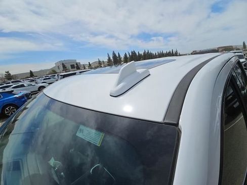 Used 2022 GMC Sierra 1500 AT4 w/ AT4 Premium Package AWD/4WD image 3