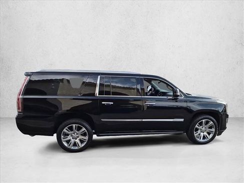 Used 2018 Cadillac Escalade ESV Premium Luxury AWD/4WD image 4