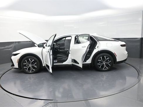 Used 2024 Toyota Crown XLE image 28