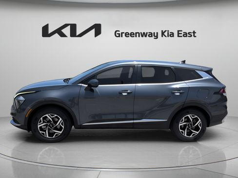 Used 2023 Kia Sportage LX FWD image 9