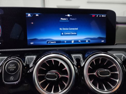 Used 2025 Mercedes-Benz CLA 250 4MATIC image 44