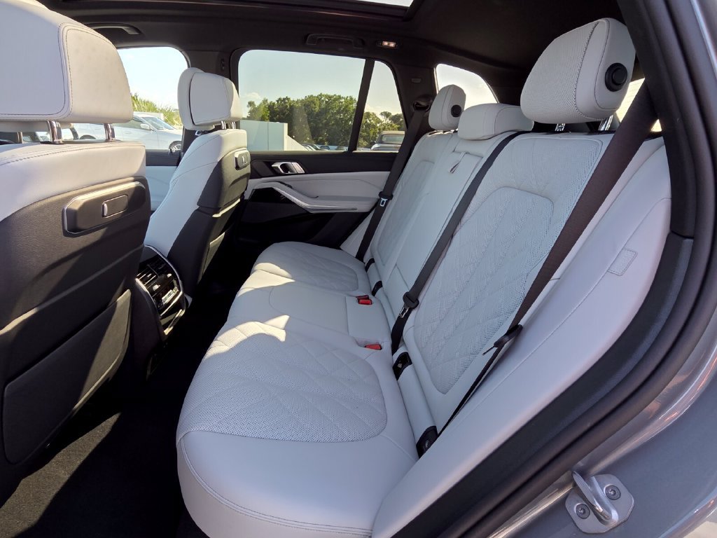 Certified 2026 BMW X5 sDrive40i w/ M Sport Package RWD image 14