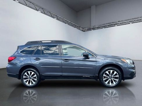 Used 2016 Subaru Outback 2.5i Limited AWD/4WD image 3