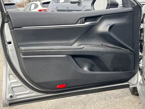 Used 2024 Toyota Camry SE image 15