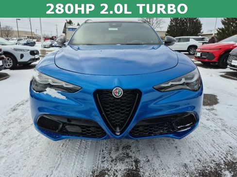 Used 2024 Alfa Romeo Stelvio Veloce image 3